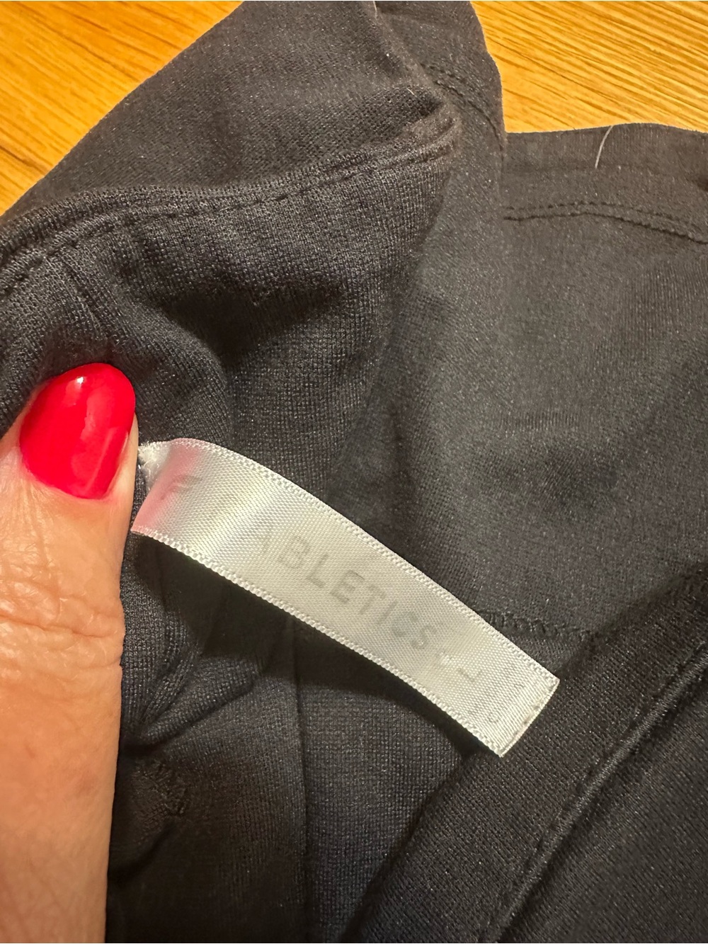 Fabletics Black Ponte Leggings with Gold Logo Tab - Picture 4 of 8